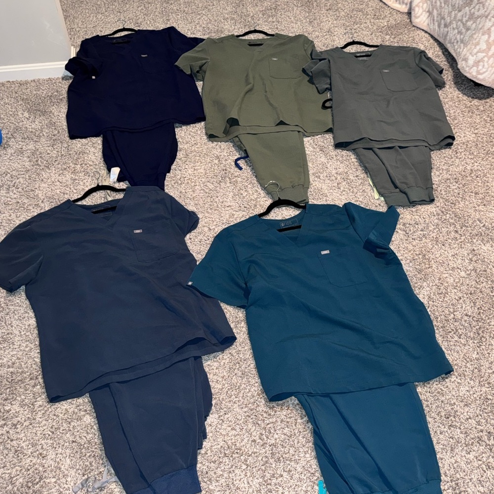 Figs Men's Scrub Set - Navy, Olive, Teal, Gray